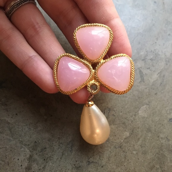 CHANEL Jewelry - Chanel pendant